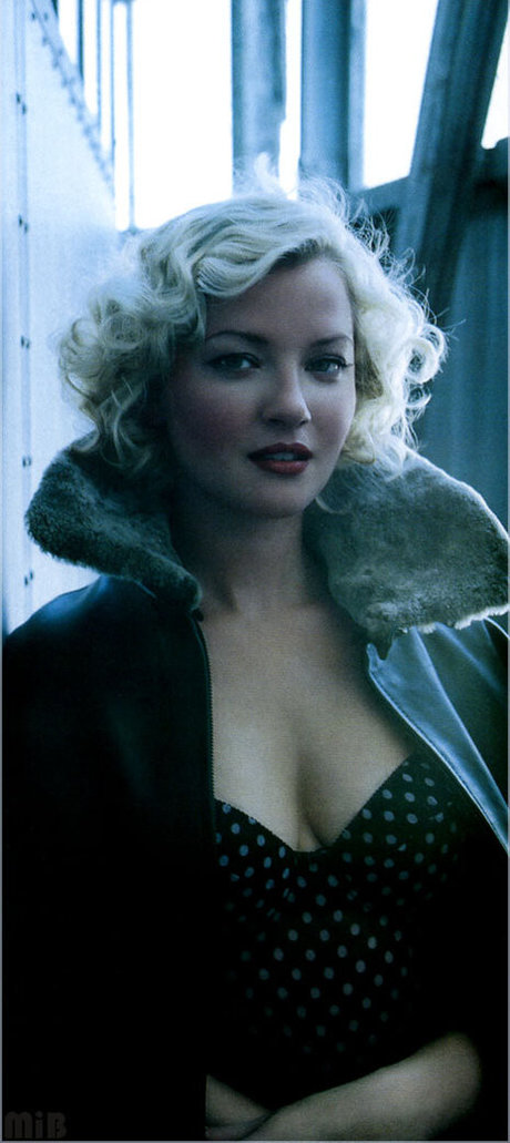 Gretchen Mol star xxx pic