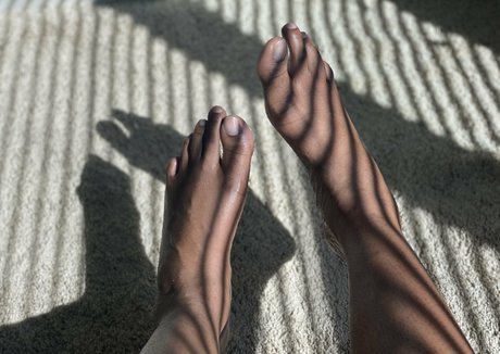 bigbootytechnerd model hot pictures