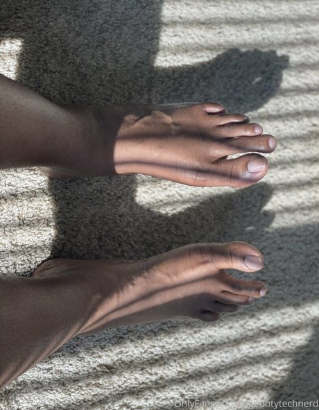 bigbootytechnerd thumbnail