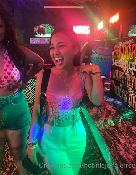 hotinlejunglefree hot model pic