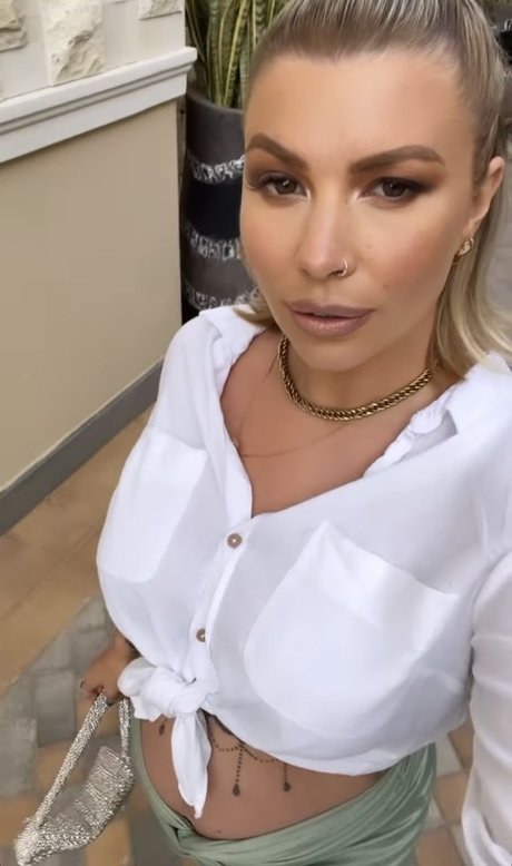 Olivia Buckland pornstar top img