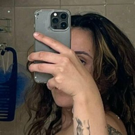 extraroxy sex model image