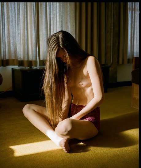 Maggie White model sexy gallery