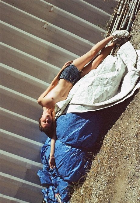 Maggie White pornstar naked pictures