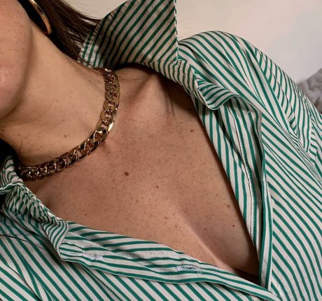 Effy Palarya model top archive