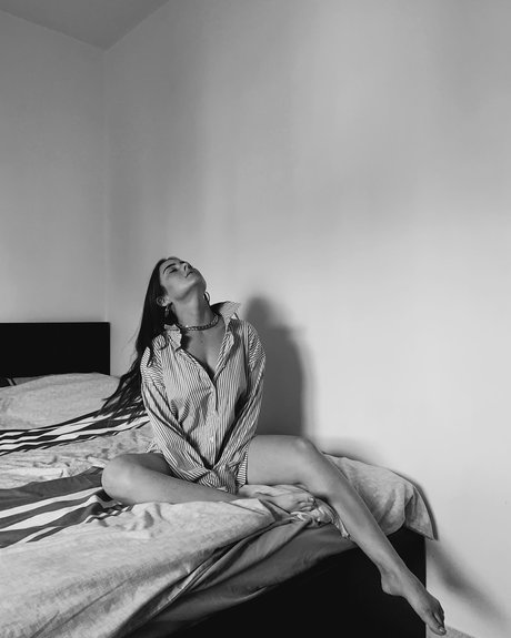 Effy Palarya sexy actress archive