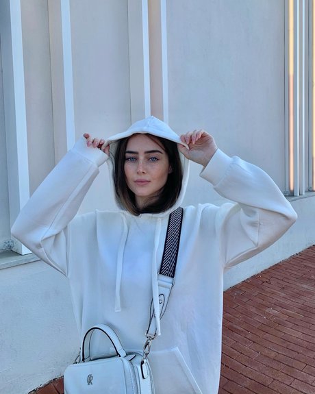 Effy Palarya sexy actress pic