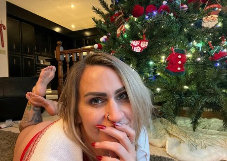 thefantasychest model naked photos