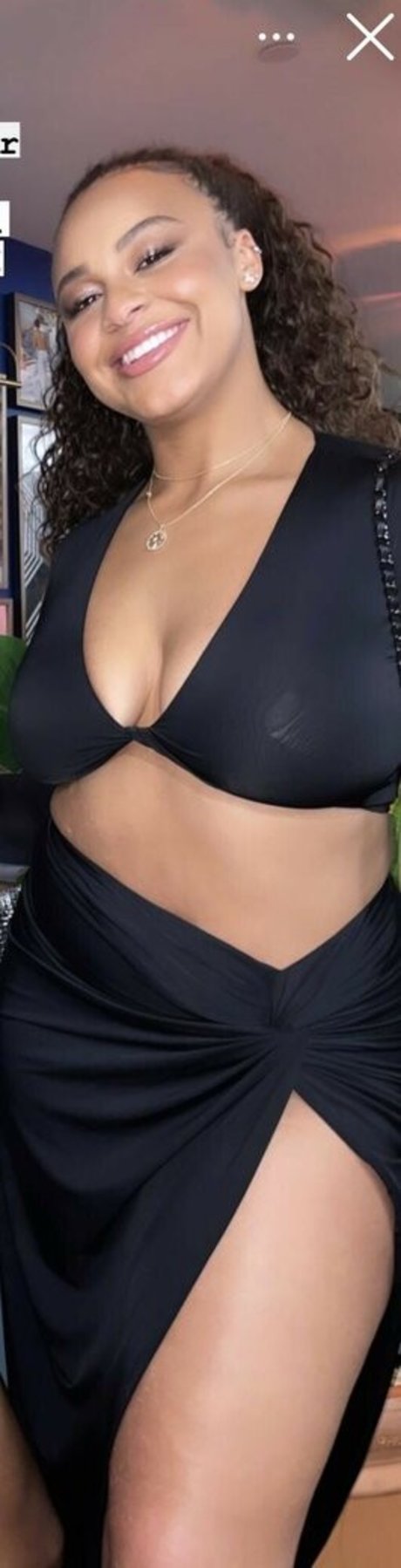 Nia Sioux sexy model picture