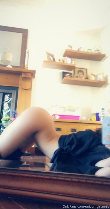 annietaboo model exclusive pics