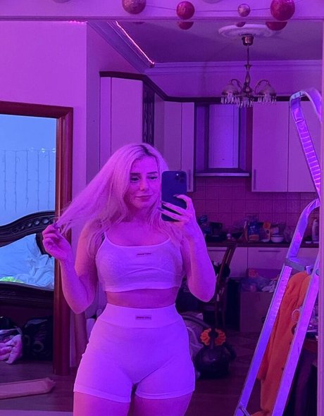 Sveta Sollar xxx model pictures