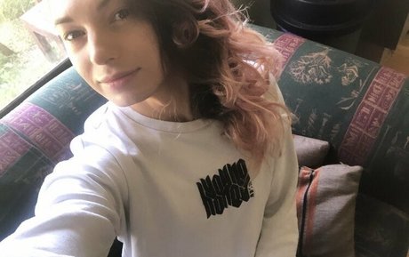 chippiechipsbimbo nice model pic