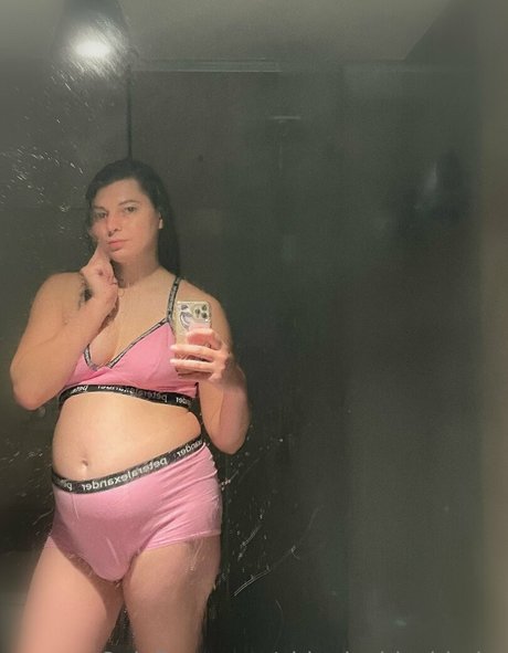 chippiechipsbimbo sexy star photo