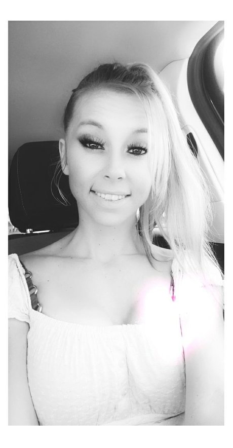 Sarah Knoxxx star pretty picture