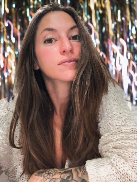 Rosetta Love model nude img