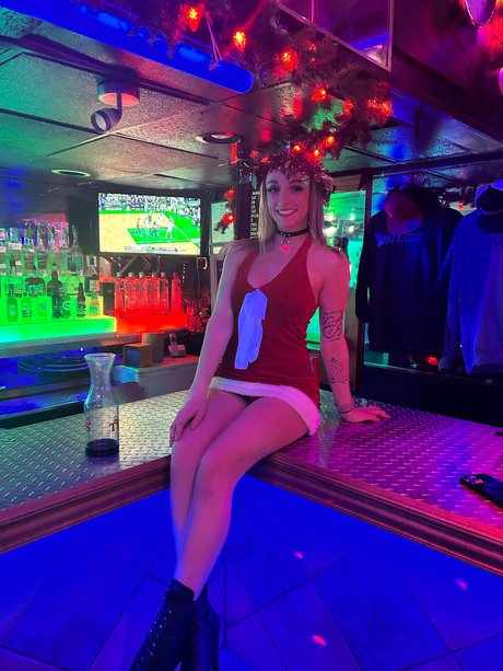 D E M I pornstar sex pic