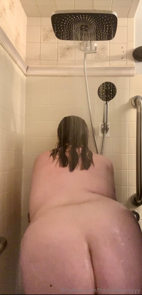 Thick and Curvy hot model archive