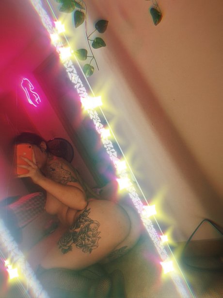 emily Snyder nudes model pics