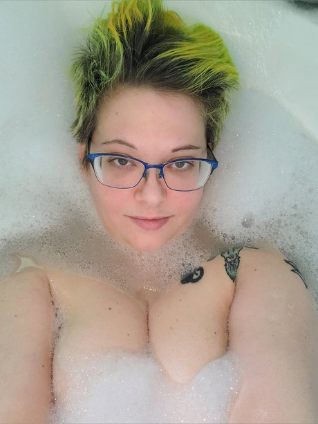 Chaos Kitten sexy actress photo