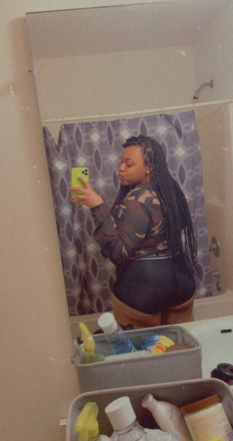 xPinkyy perfect model image