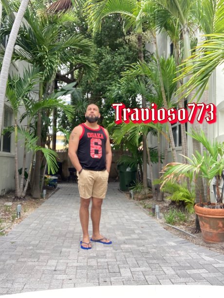 TraviOso free actress photo