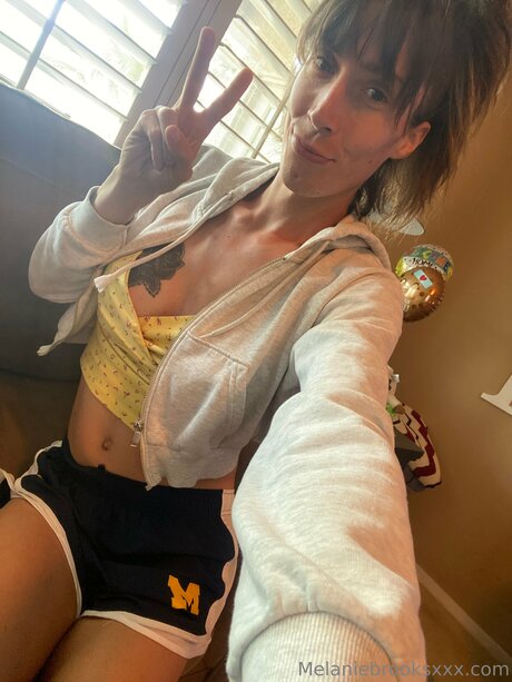 MelanieBrooks hd pornstar pictures