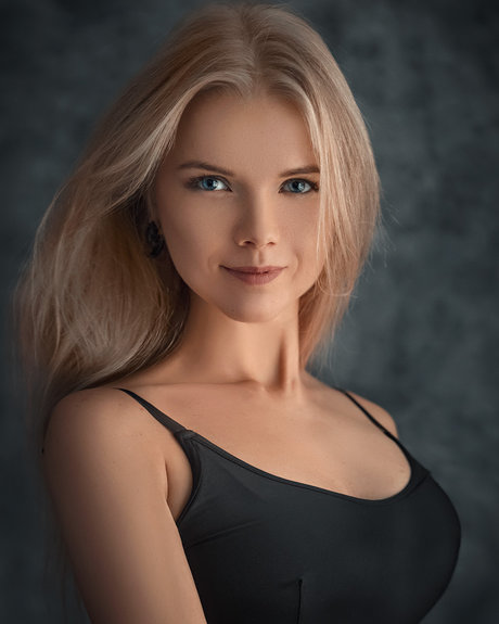 Melena model erotic photos