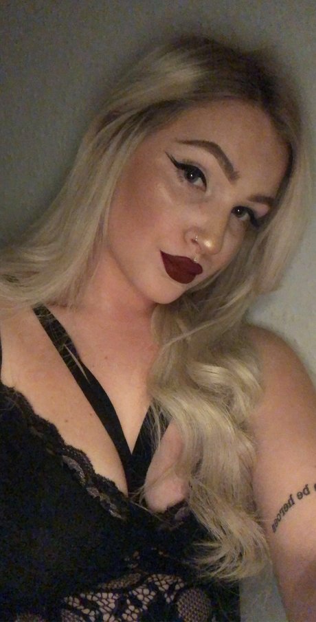 FlowerGirl exclusive pornstar img