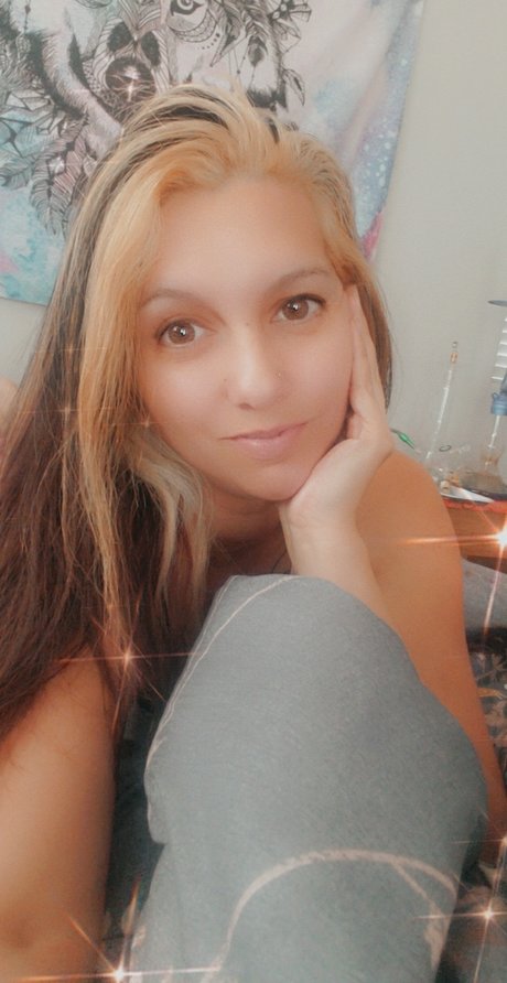 Pandora in the desert Backstage top star pic