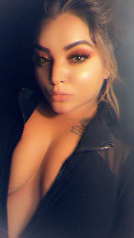 Taye Renee star free pics