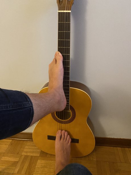 FOOTWORK nude star images