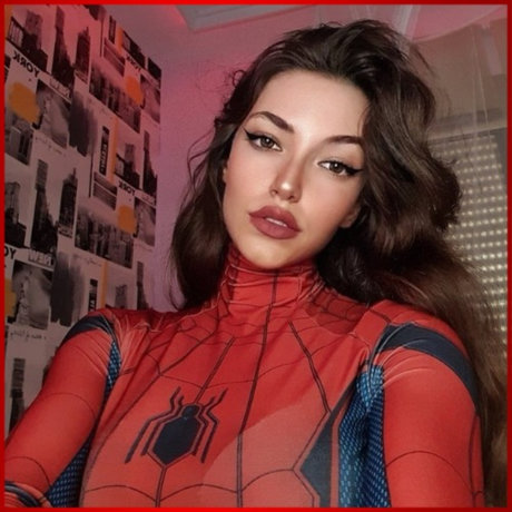 Misshelh erotic model img