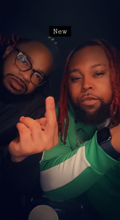 Freaky Couple_ star top pic