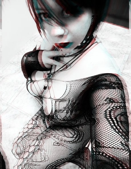 Samara Cobain pornographic model pics