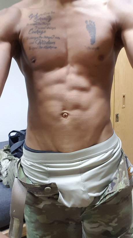 King gene model nude image