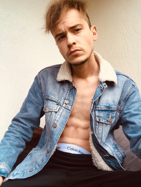 Osvaldo Peter exclusive actress images