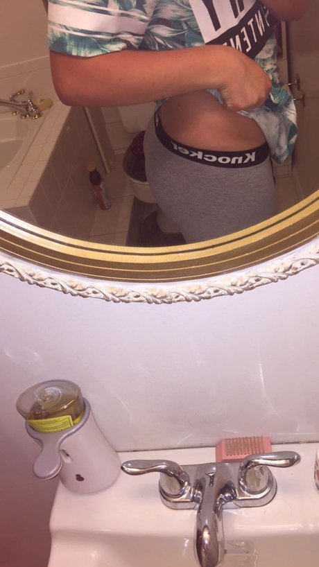 Thickiemister adult model pic