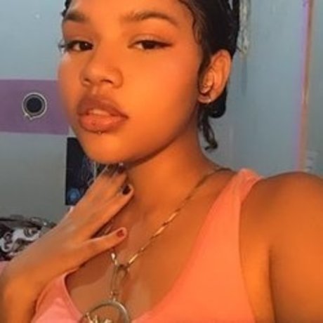 Giovana Giulia_ exclusive pornstar images