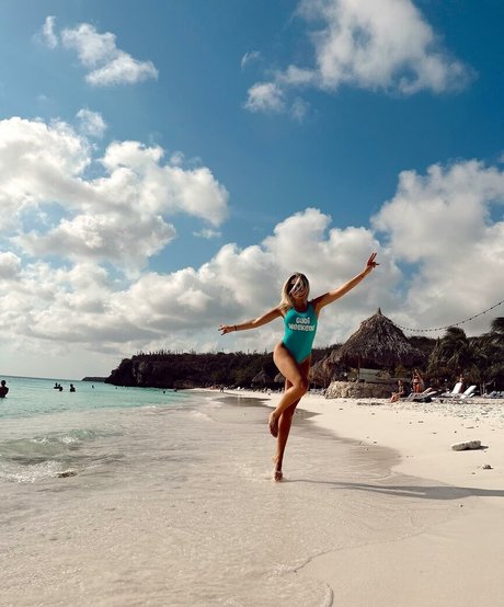 Gabi Lopes xxx model images