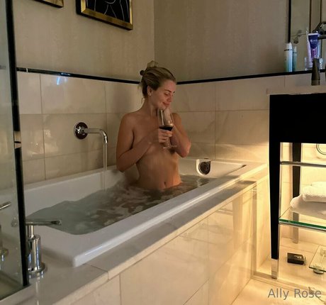 Allyyyrose porn actress galleries