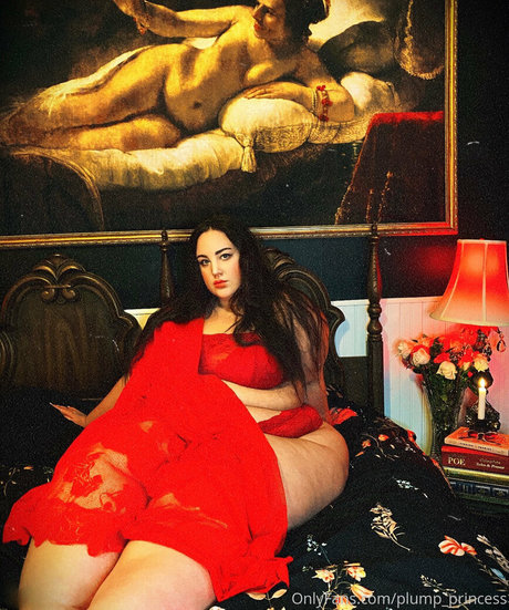 plump princess sexy actress pic