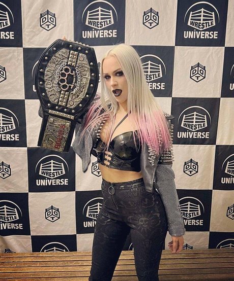 Penelope Ford sex model img