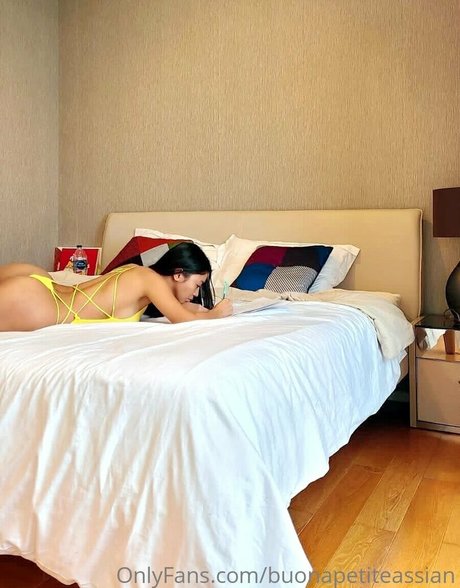 buonapetiteassian nudes model picture