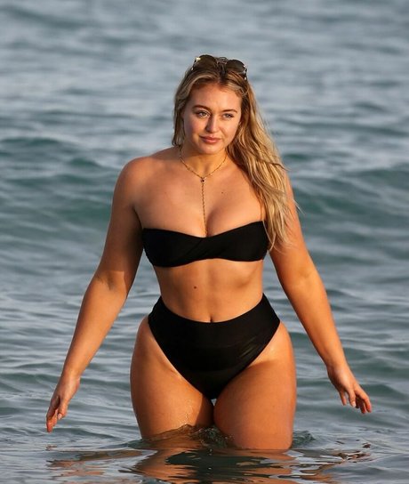 Iskra Lawrence adult model photos