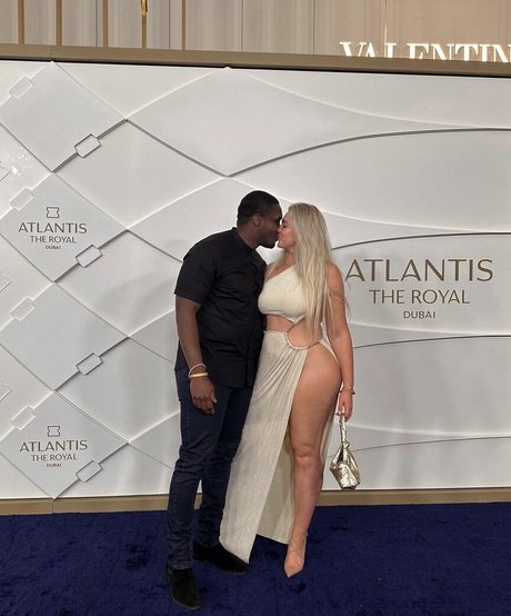 Iskra Lawrence star top images