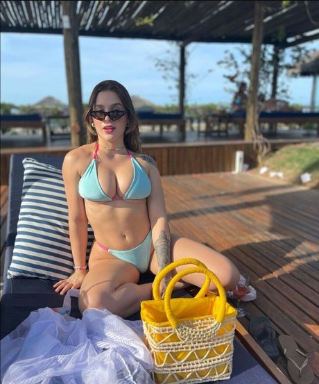 Giseli Botega sexy actress image