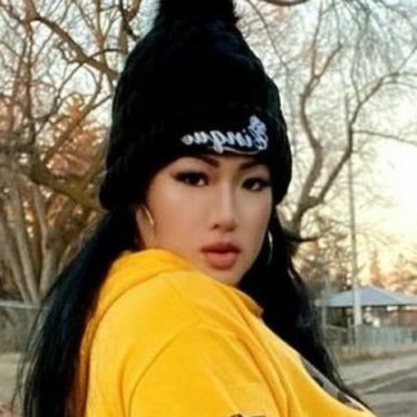 Lily Le model best photo