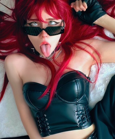 Inna Dakota sexy pornstar photos