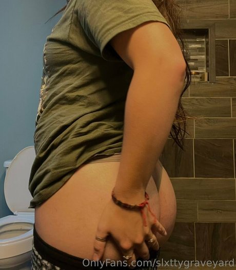 emswrldxo art star archive