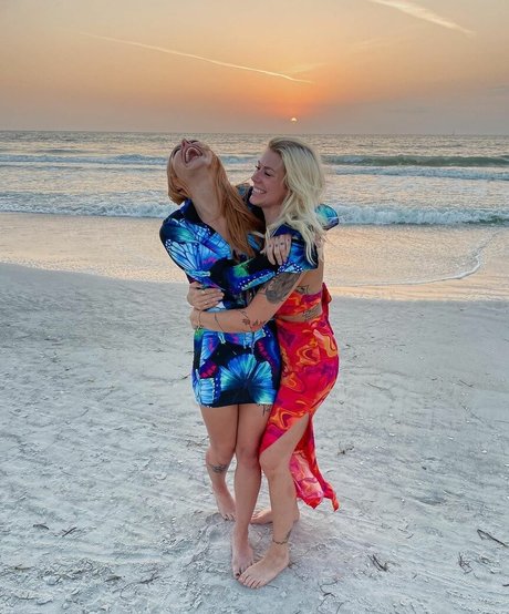 Taylor Hughs model exclusive picture